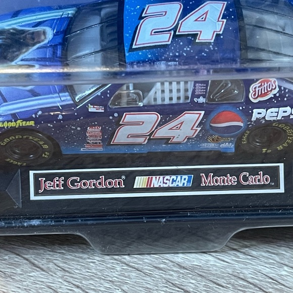 Jeff Gordon Monte Carlo Star Wars edition - Picture 3 of 7